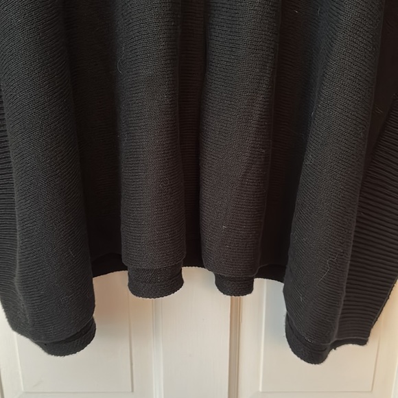 Messimo Poncho Sweater - Picture 10 of 10